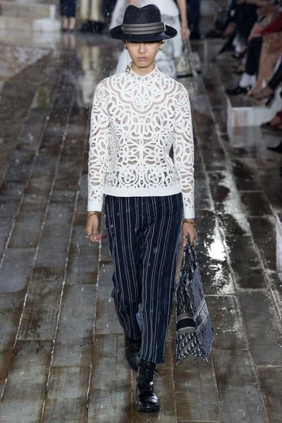 Look 38